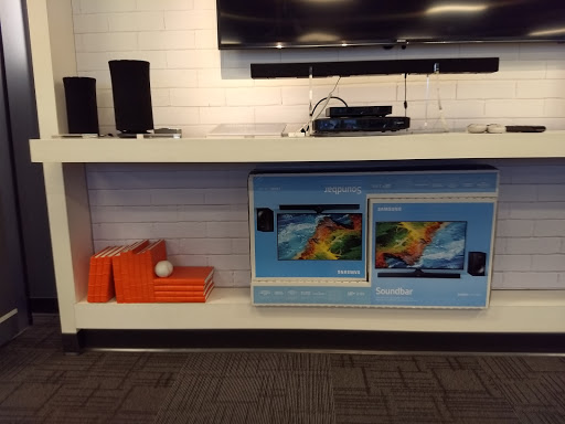 Cell Phone Store «AT&T», reviews and photos, 1200 E Center St, Madisonville, KY 42431, USA