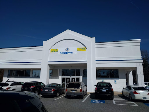 Thrift Store «Triad Goodwill Store & Donation Center», reviews and photos, 106 Muirs Chapel Rd, Greensboro, NC 27407, USA