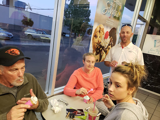 Ice Cream Shop «Baskin-Robbins», reviews and photos, 366 SW Washington Ave, Corvallis, OR 97333, USA