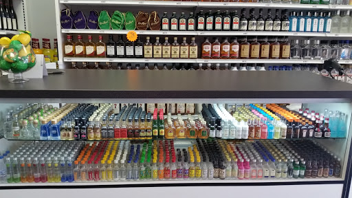 Liquor Store «Feather Sound Liquors», reviews and photos, 2325 Ulmerton Rd #4, Clearwater, FL 33762, USA
