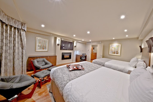 Hotel Strata image