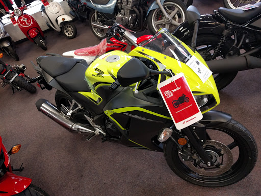 Motorcycle Dealer «Champion Honda», reviews and photos, 544 W Old Country Rd, Hicksville, NY 11801, USA