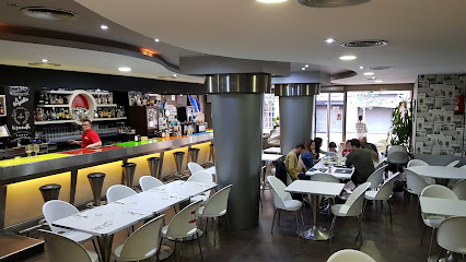Bar Restaurant. La Vespilla Centric - Carrer del Doctor Ferran, 5, 08860 Castelldefels, Barcelona, Spain