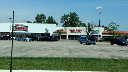 Shopping Mall «Lynn Plaza Shopping Center», reviews and photos, 520-600 W Dundee Rd, Wheeling, IL 60090, USA