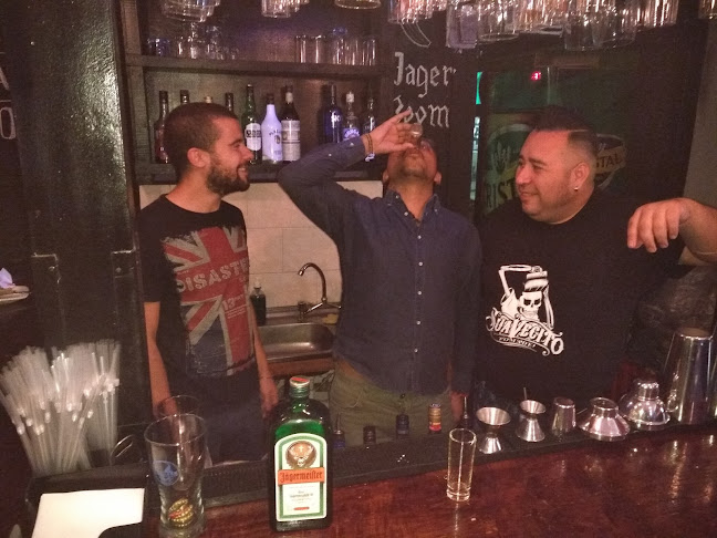 Opiniones de J0DER RESTOBAR en Metropolitana de Santiago - Pub