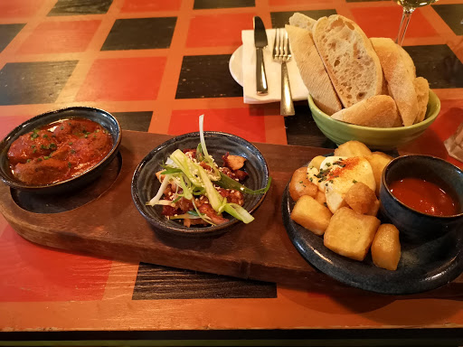 Mediterranean food restaurants Oldham