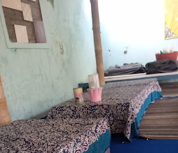 Lesehan Ayam Goreng Bu Ranti photo