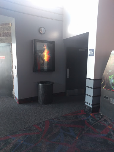 Movie Theater «Regal Cinemas Hilltop 9 Cinema», reviews and photos, 325 Beavercreek Rd, Oregon City, OR 97045, USA