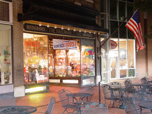 Clothing Store «Urban Outfitters», reviews and photos, 316 E Main St, Charlottesville, VA 22902, USA