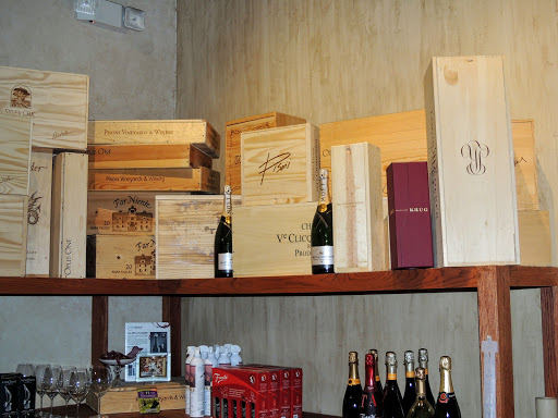 Wine Bar «Main Street Wine Co», reviews and photos, 301 Main St Ste.105, Huntington Beach, CA 92648, USA