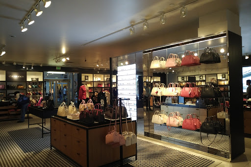 Shopping Mall «Rio Grande Valley Premium Outlets», reviews and photos, 5001 E Expy 83, Mercedes, TX 78570, USA