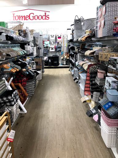 Home Goods Store «HomeGoods», reviews and photos, 7937 113th St, Seminole, FL 33772, USA