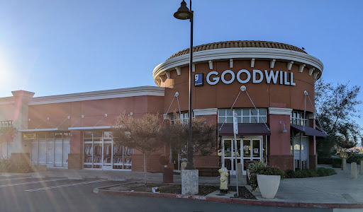 Donations Center «Goodwill», reviews and photos