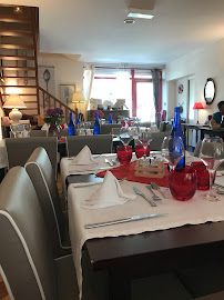 Atmosphère du Restaurant français Le Sully à Baugy - n°4