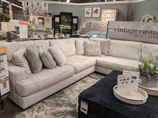 Furniture Store «Ashley HomeStore», reviews and photos, 4068 Commonwealth Ave, Eau Claire, WI 54701, USA