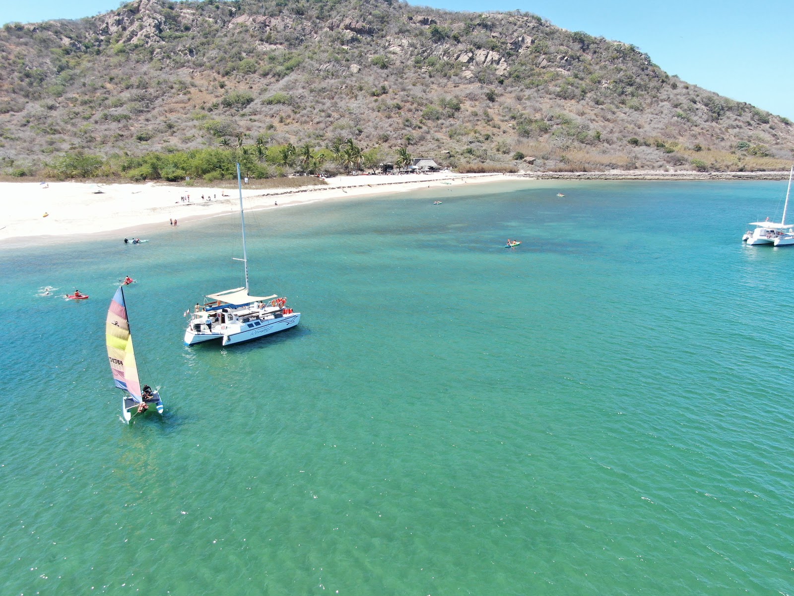 Foto av Venados beach med turkos rent vatten yta