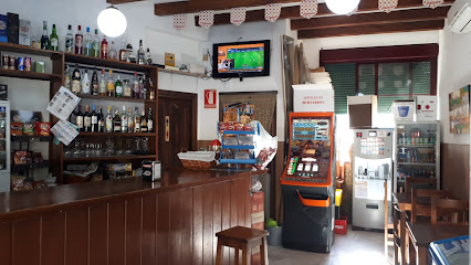 Bar-Cafetería TITI MIGUÉ - Av. de Hermano Cirilo, 16, local 2, 41800 Sanlúcar la Mayor, Sevilla, Spain