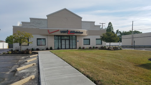 Cell Phone Store «Verizon», reviews and photos, 5945 Mayfield Rd, Mayfield Heights, OH 44124, USA