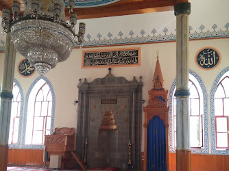 Beşikdüzü Çarşı Merkez Cami