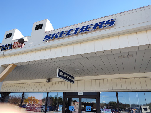 Shoe Store «SKECHERS Factory Outlet», reviews and photos, 11741 N Executive Dr B85, Edinburgh, IN 46124, USA