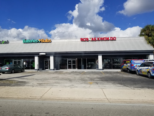 Car Battery Store «Batteries Plus Bulbs», reviews and photos, 775 Cypress Gardens Blvd, Winter Haven, FL 33880, USA