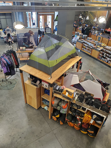 Camping Store «REI», reviews and photos, 6220 Topanga Canyon Blvd, Woodland Hills, CA 91367, USA