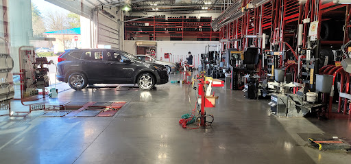 Tire Shop «Discount Tire Store - Kennesaw, GA», reviews and photos, 2930 George Busbee Pkwy NW, Kennesaw, GA 30144, USA