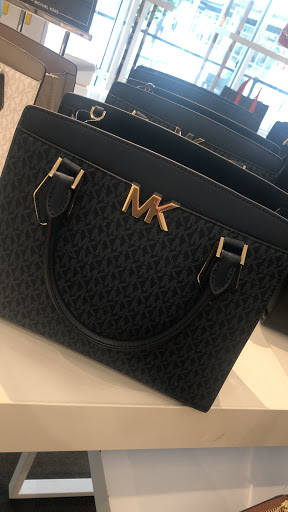 Fashion Accessories Store «Michael Kors», reviews and photos, 1650 Premium Outlet Blvd #1800, Aurora, IL 60502, USA