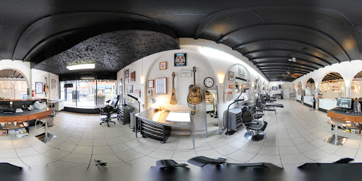 Tattoo Shop «Royal Flesh Tattoo and Piercing», reviews and photos, 4005 N Broadway St, Chicago, IL 60613, USA