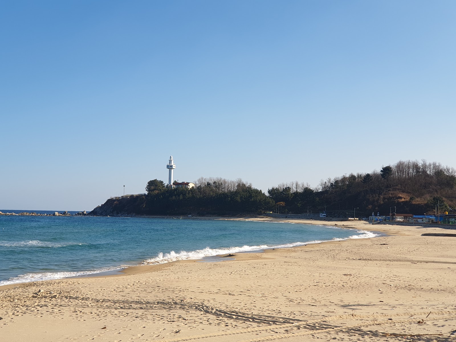 Foto de Myeongpa Beach com praia espaçosa