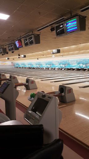 Bowling Alley «Three Hundred Bowl», reviews and photos, 100 Cass Lake Rd, Waterford Twp, MI 48328, USA