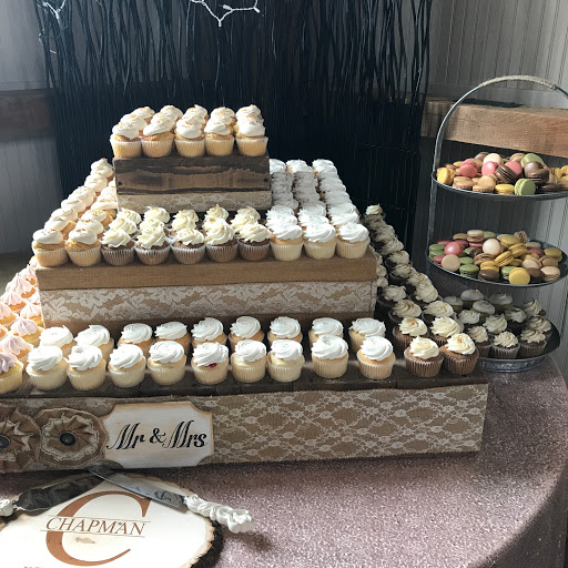 Wedding Bakery «Tres Belle Cakes and Coffee Shop», reviews and photos, 8921 Reading Rd, Reading, OH 45215, USA