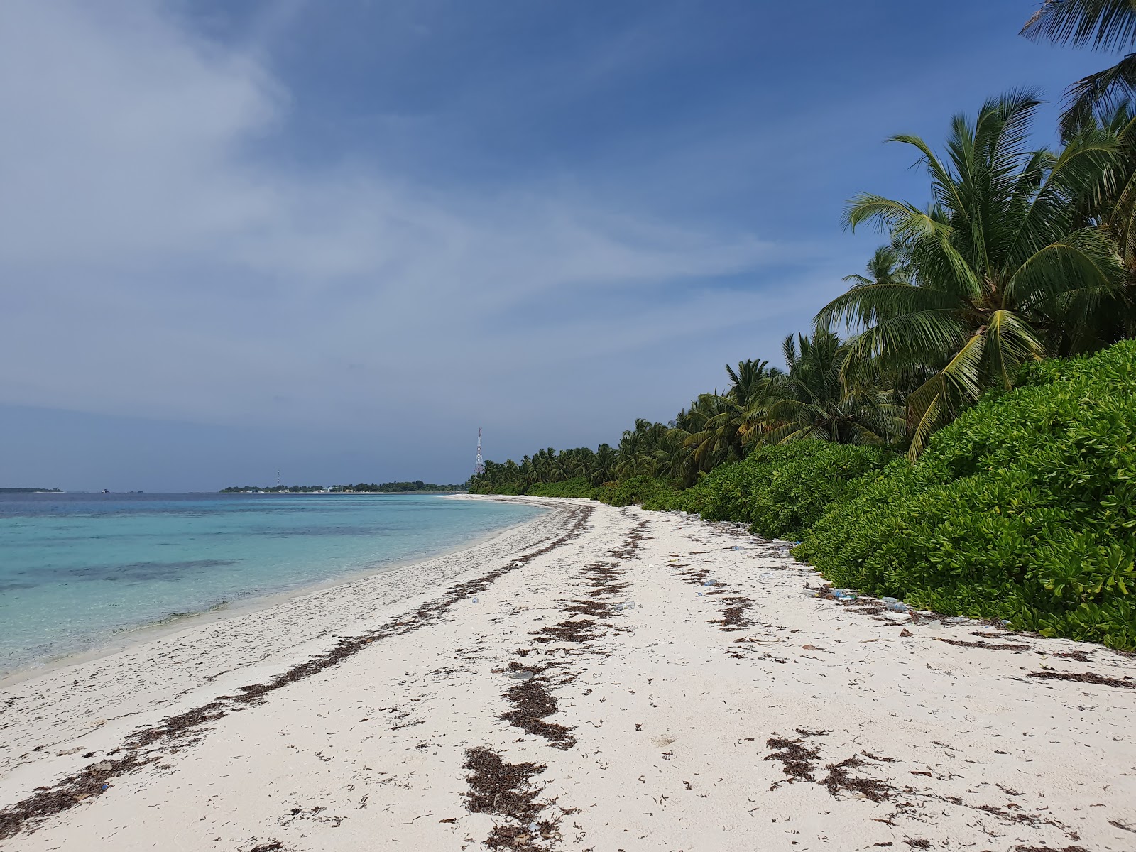 Foto von Gan island Beach mit türkisfarbenes wasser Oberfläche