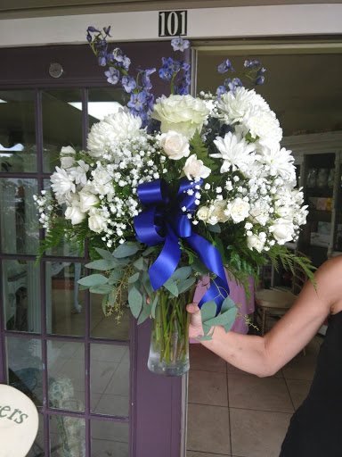 Florist «Country Club Flower Shop», reviews and photos, 820 W Lake Mary Blvd #101, Sanford, FL 32773, USA