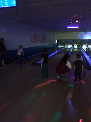 Bowling Alley «Linn Lanes Bowling Center», reviews and photos, 2250 S Main Rd, Lebanon, OR 97355, USA