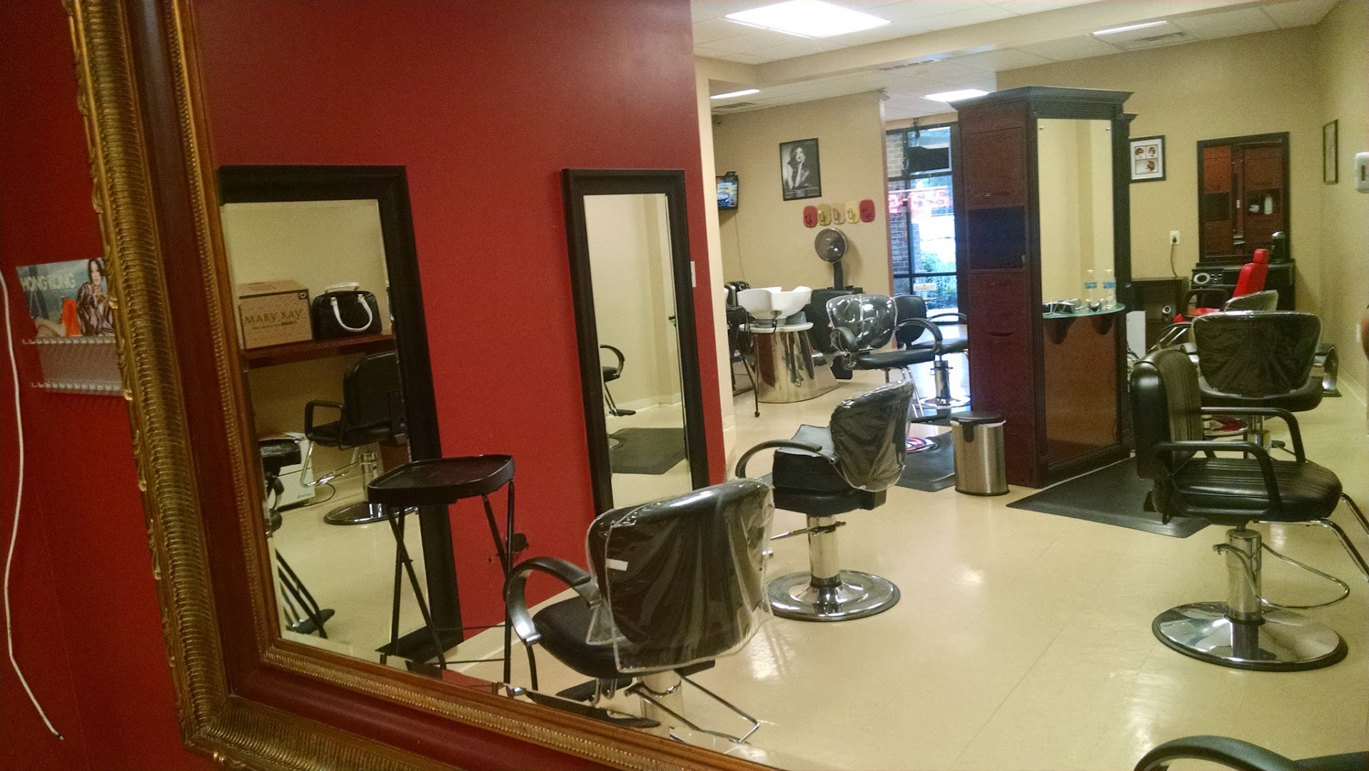 Bella Dominican Hair Studio And Barbershop