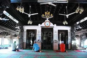 Zeenath Baksh Juma Masjid | Malik deenar valya palli image