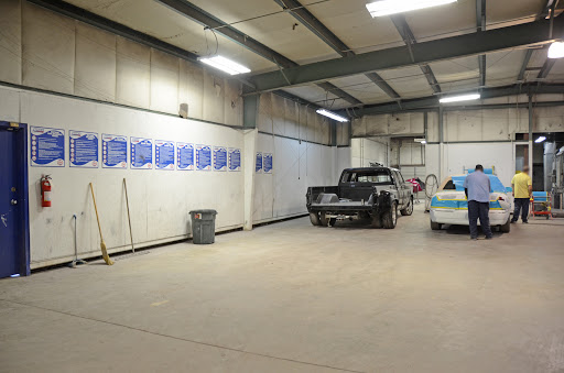 Auto Body Shop «Maaco Collision Repair & Auto Painting», reviews and photos, 1308 Central Pkwy SW, Decatur, AL 35601, USA