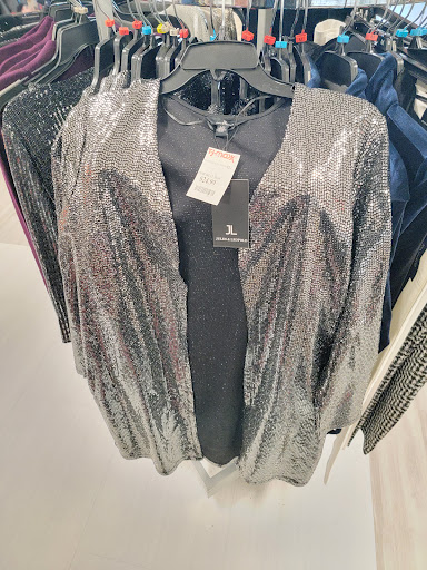 Department Store «T.J. Maxx», reviews and photos, 9106 Shops Way, Northborough, MA 01532, USA