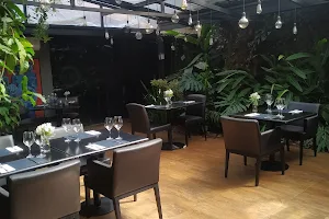 C' La Vie Restaurante image