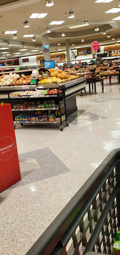 Grocery Store «Schnucks», reviews and photos, 109 N Mattis Ave, Champaign, IL 61821, USA