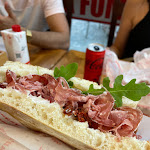 Photo n°1 de l'avis de Danilo.a fait le 26/06/2023 à 09:15 sur le  All'Antico Vinaio à Turin