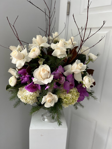 Florist «Fleur De Lis Florists», reviews and photos, 6588 Quinton Ln, Tujunga, CA 91042, USA