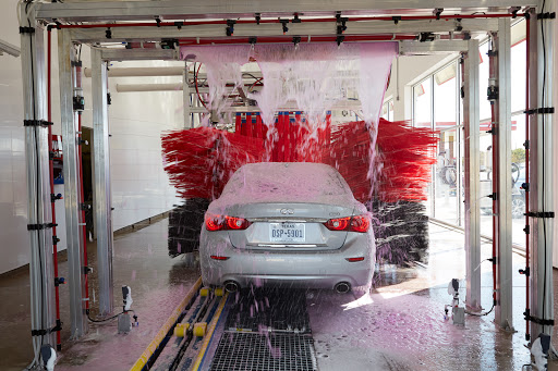 WhiteWater Express Car Wash en Tulsa
