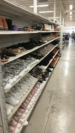 Discount Store «Bargain Hunt», reviews and photos, 690 N Riverside Dr, Clarksville, TN 37040, USA