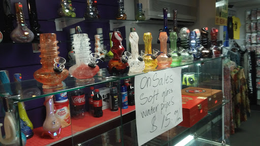 Tobacco Shop «One Love Tobacco & Gifts», reviews and photos, 7116 Gulf Blvd, St Pete Beach, FL 33706, USA