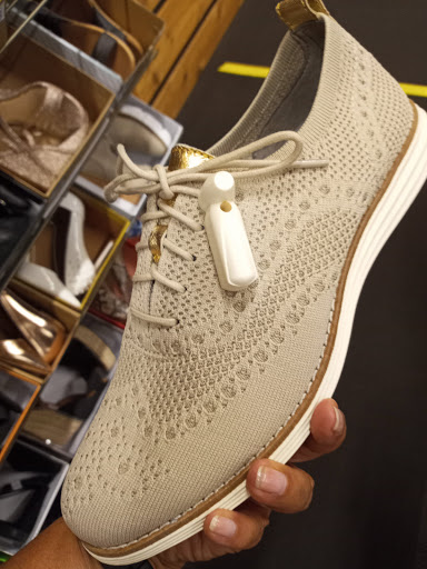 Shoe Store «DSW Designer Shoe Warehouse», reviews and photos, 1650 Airport Blvd #350, Pensacola, FL 32504, USA