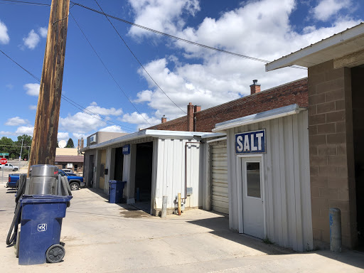 Rockin' J A Car and Dog Wash en Lewistown