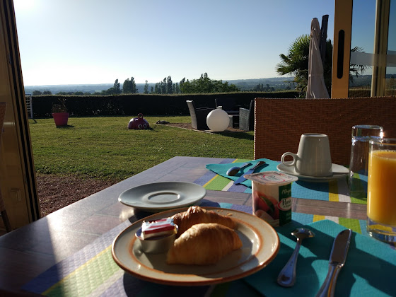 Plats et boissons hôtels Hotel Le Kolibri 71700 Tournus