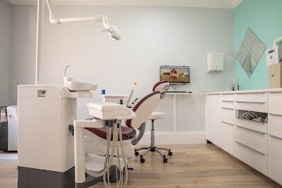 Dr Gabriela Calin Bucktowar - Orthodontie Adultes et Enfants - Invisalign - Apnée du Sommeil à Paris